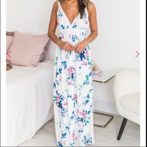 Pink Lily Boutique - Cherished Dreams Floral Maxi Dress White Size Large